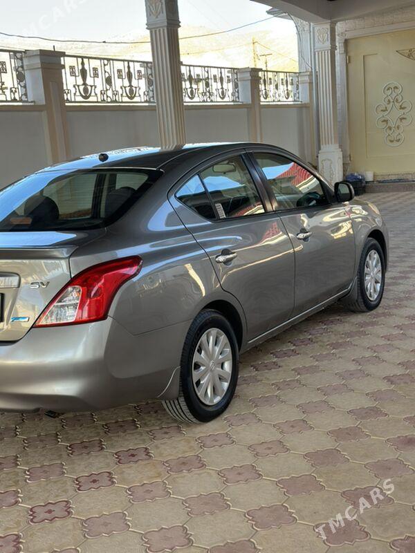 Nissan Versa 2012 - 100 000 TMT - Балканабат - img 4