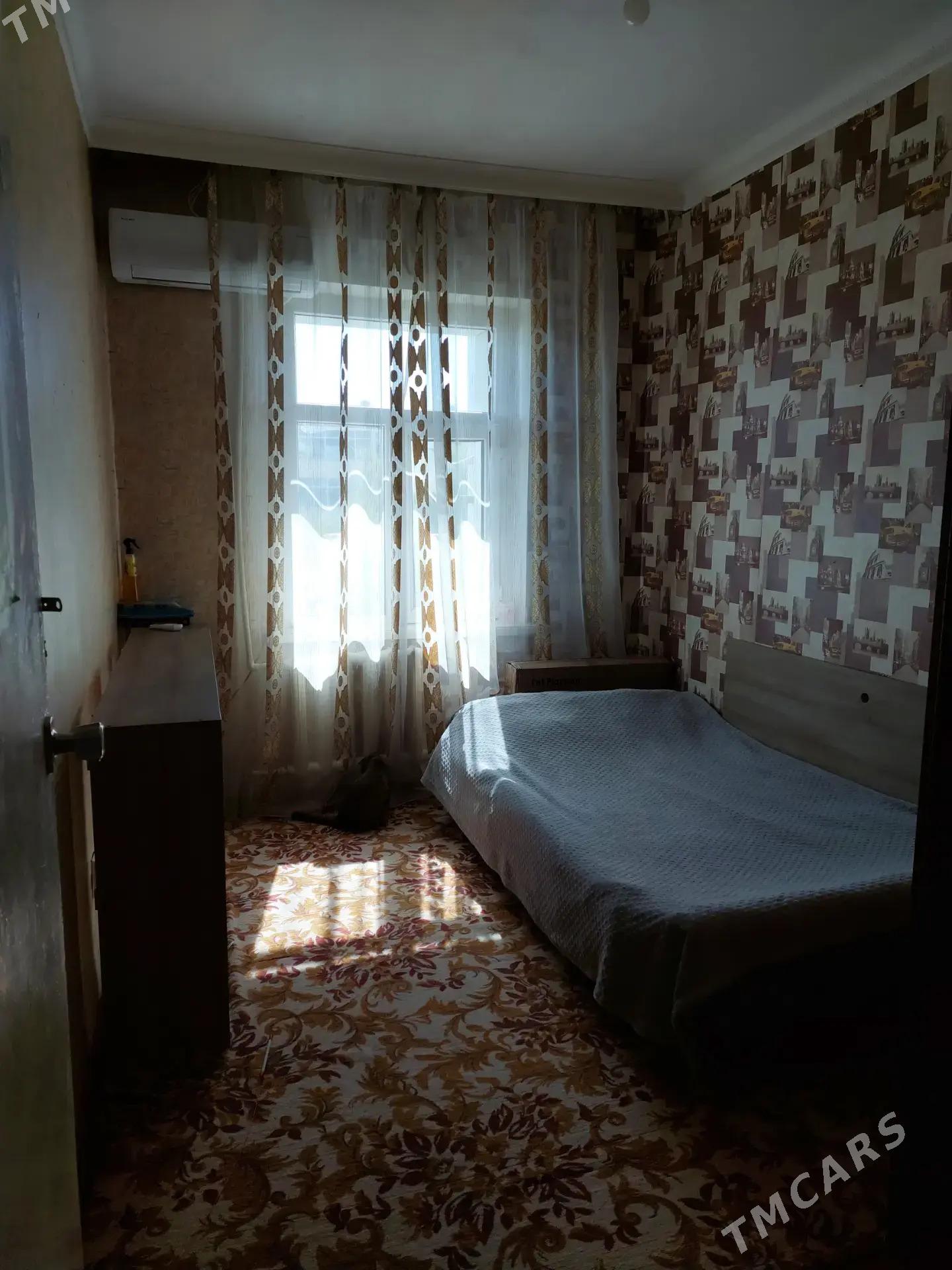 Гагарина 3 ком 4/3 этаж - Aşgabat - img 4