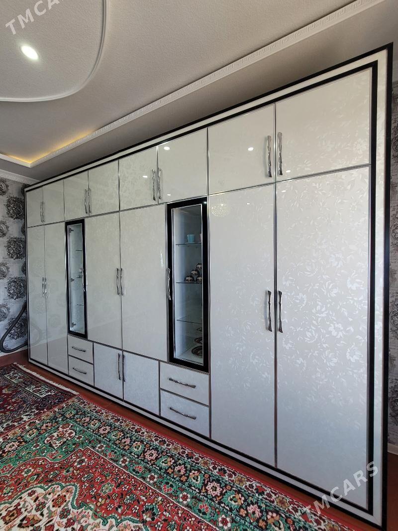 Garnetur Gilyans - Baýramaly - img 1