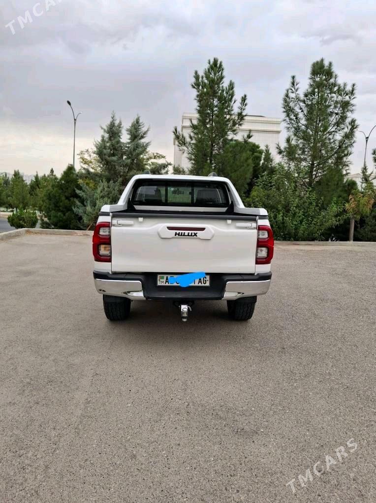 Toyota Hilux 2018 - 450 000 TMT - Ашхабад - img 4