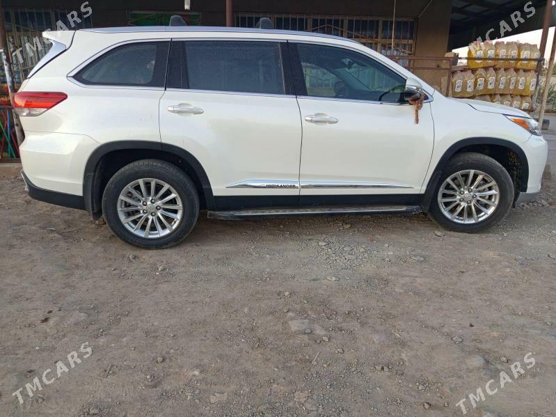 Toyota Highlander 2019 - 440 000 TMT - Кёнеургенч - img 7