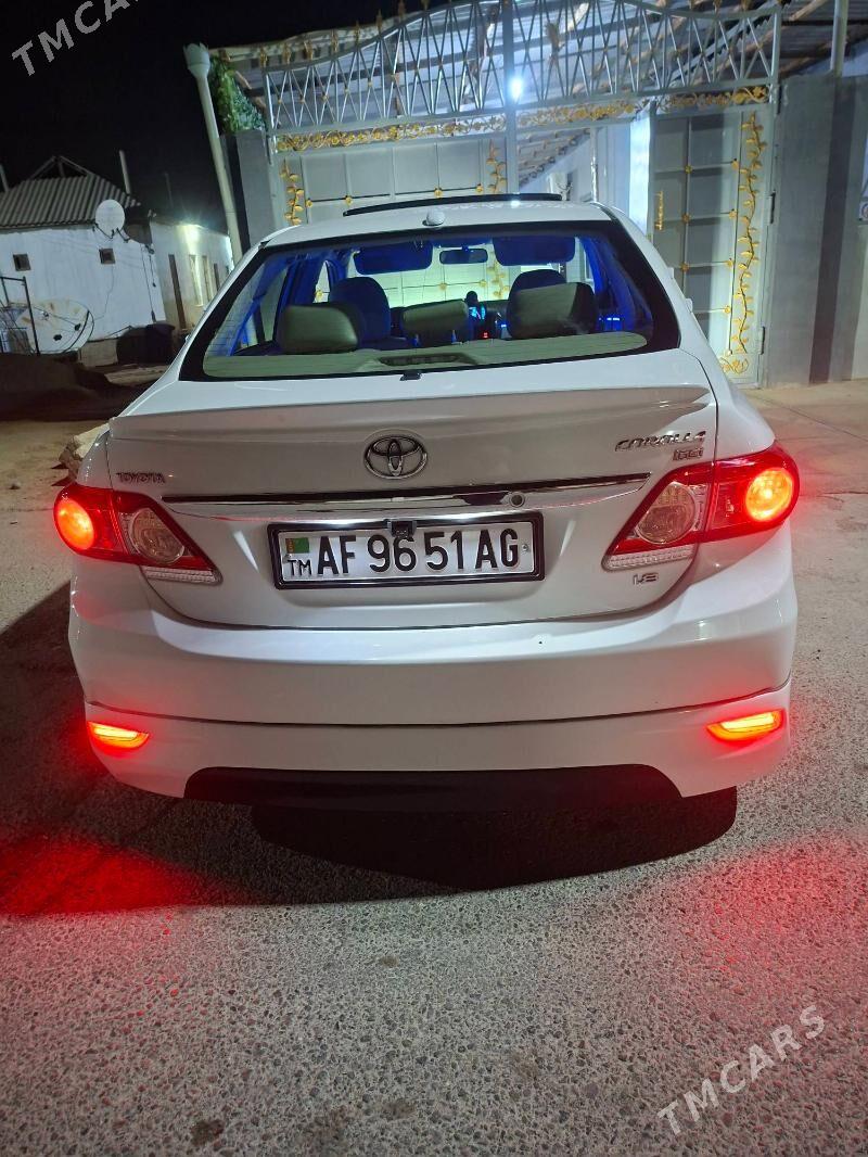 Toyota Corolla 2013 - 210 000 TMT - Бузмеин - img 2