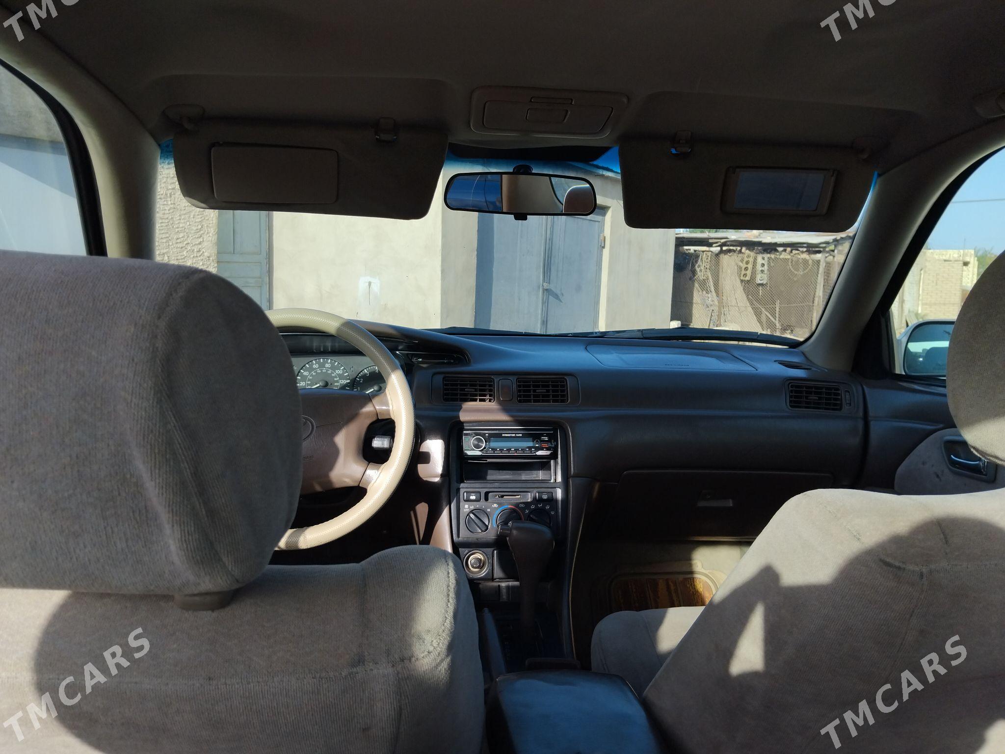 Toyota Camry 1998 - 117 000 TMT - Байрамали - img 4