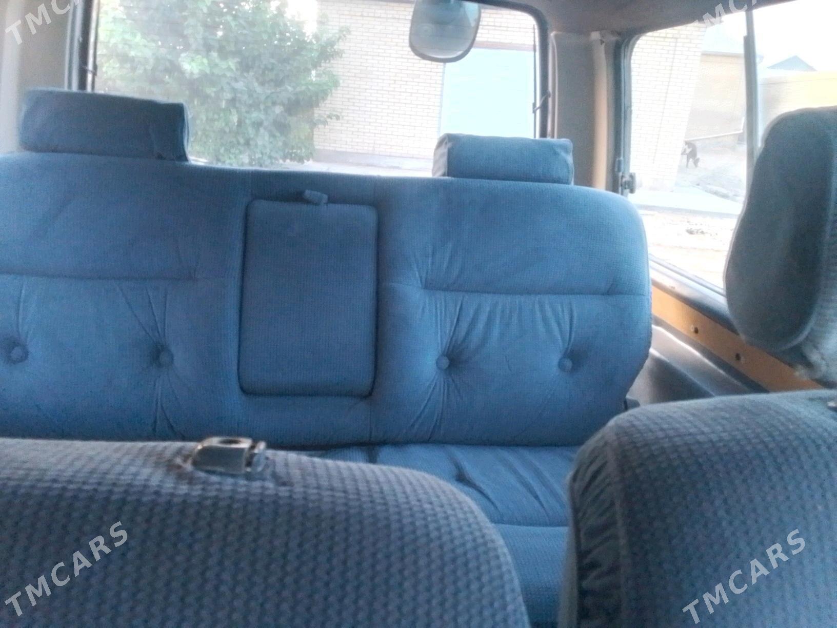 Toyota Hiace 1989 - 55 000 TMT - Мары - img 4