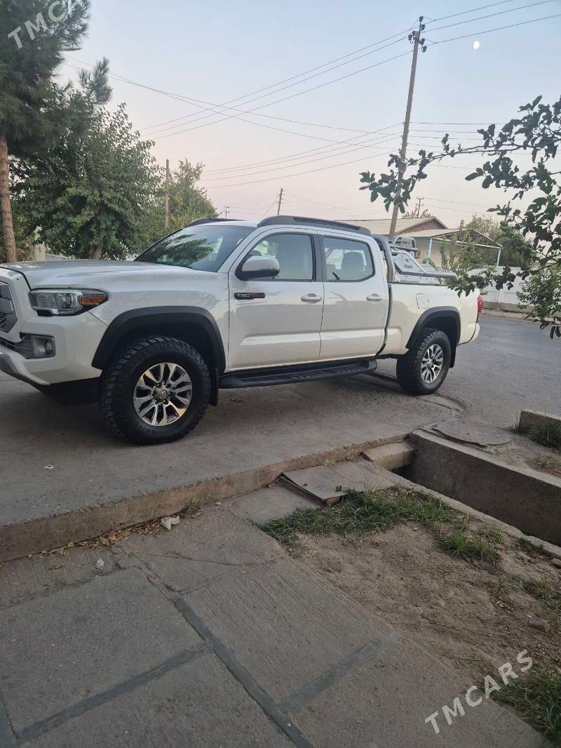 Toyota Tacoma 2019 - 540 000 TMT - Туркменабат - img 2
