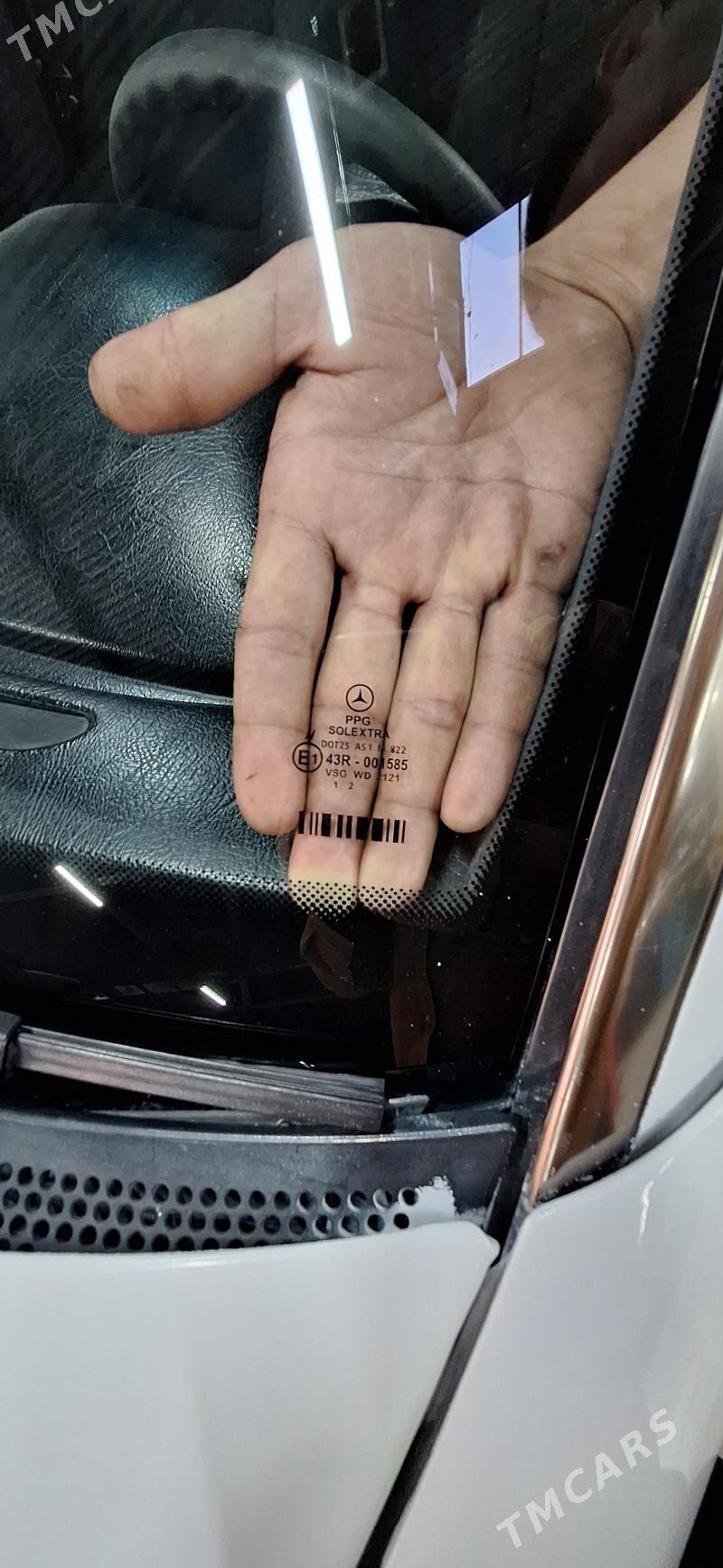 Mercedes-Benz C320 1996 - 78 000 TMT - Бедев - img 4