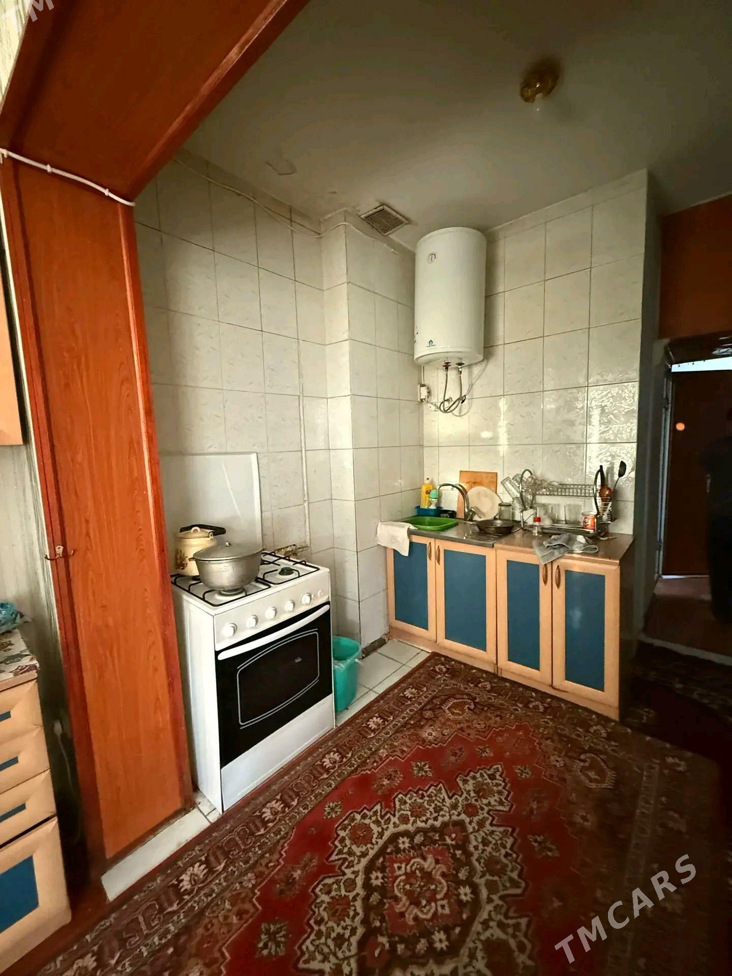 Tamatnyy 4/2 etaź 3 komnat - Бузмеин - img 6