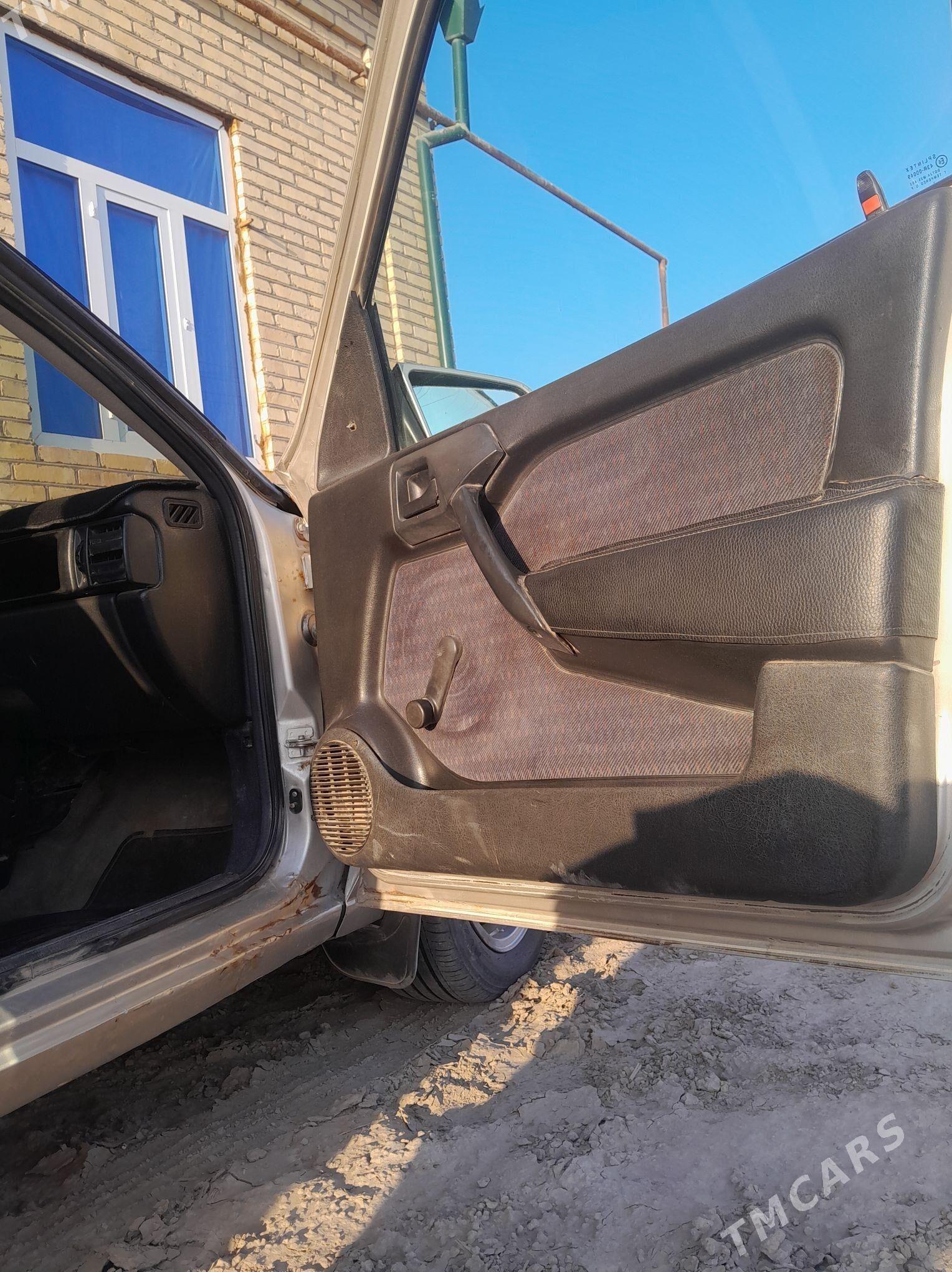 Opel Vectra 1991 - 25 000 TMT - Farap - img 9