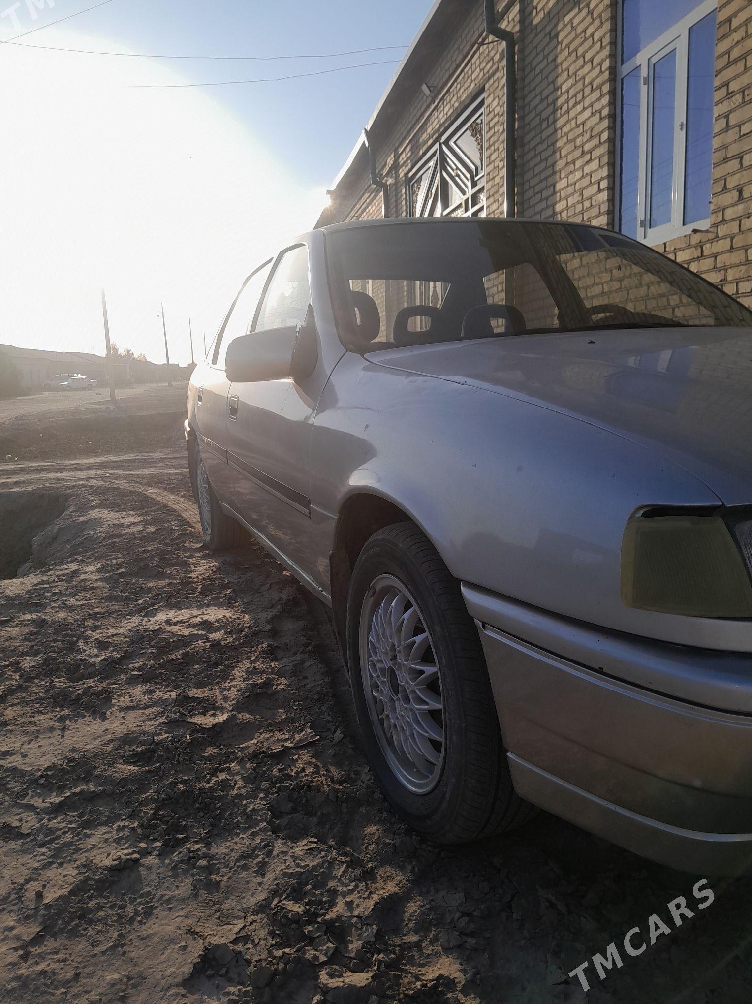 Opel Vectra 1991 - 25 000 TMT - Farap - img 8
