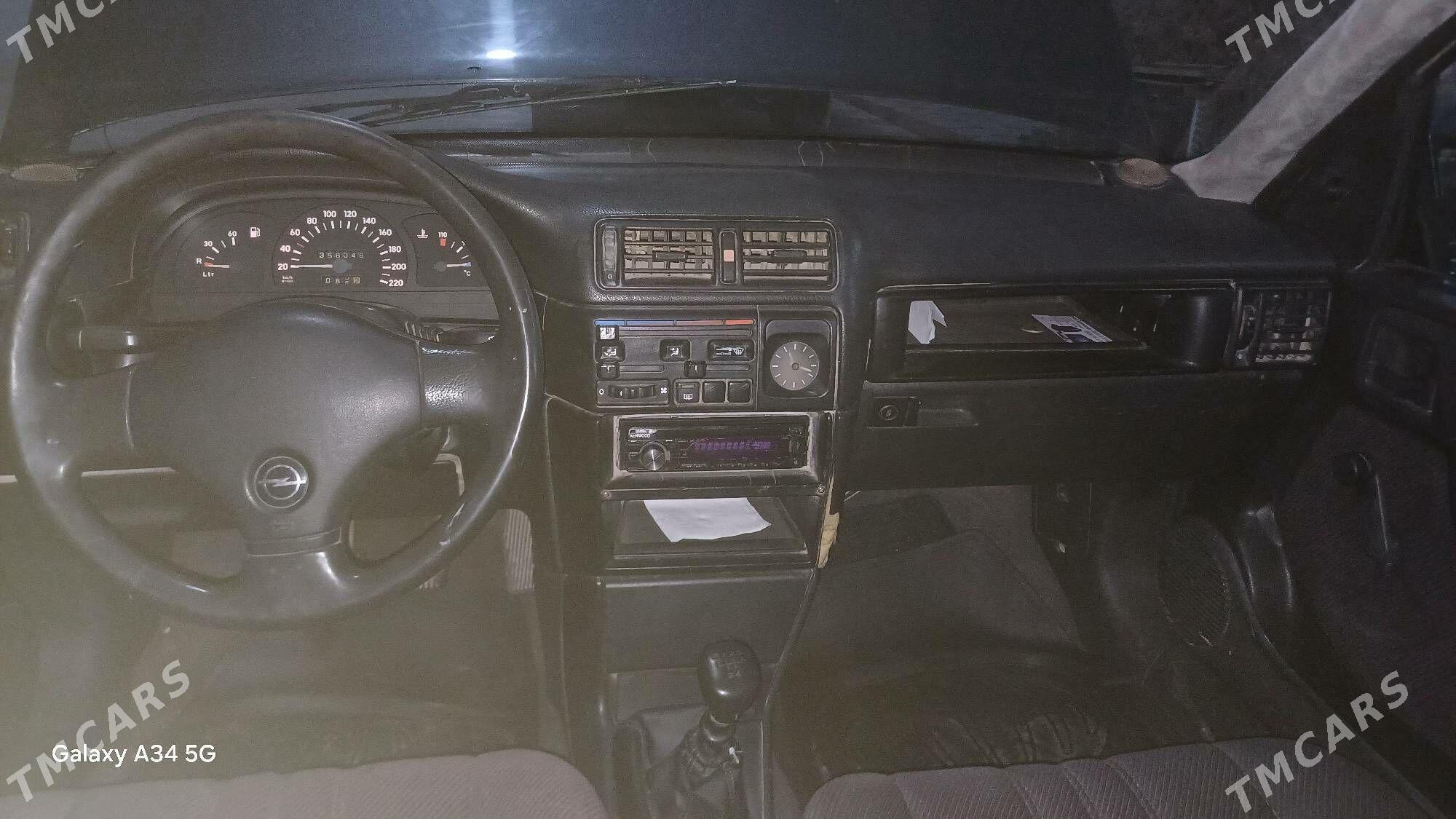 Opel Vectra 1992 - 42 000 TMT - Мары - img 3