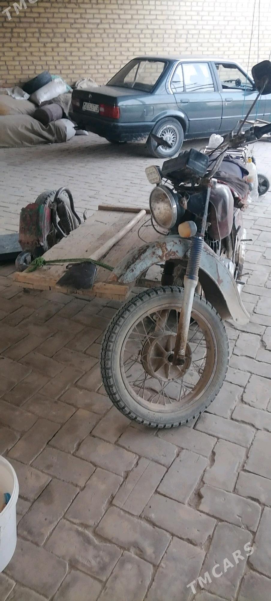 Iž Planeta 4 1988 - 6 000 TMT - Halaç - img 1