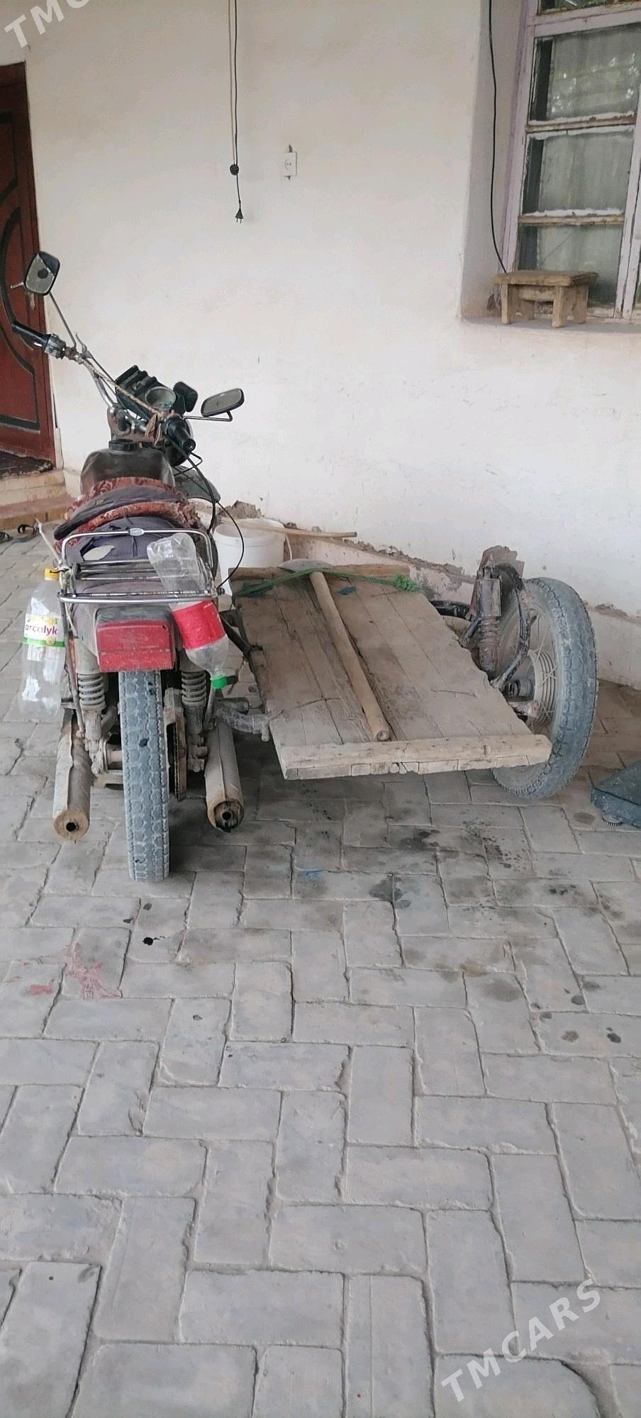 Iž Planeta 4 1988 - 6 000 TMT - Halaç - img 2