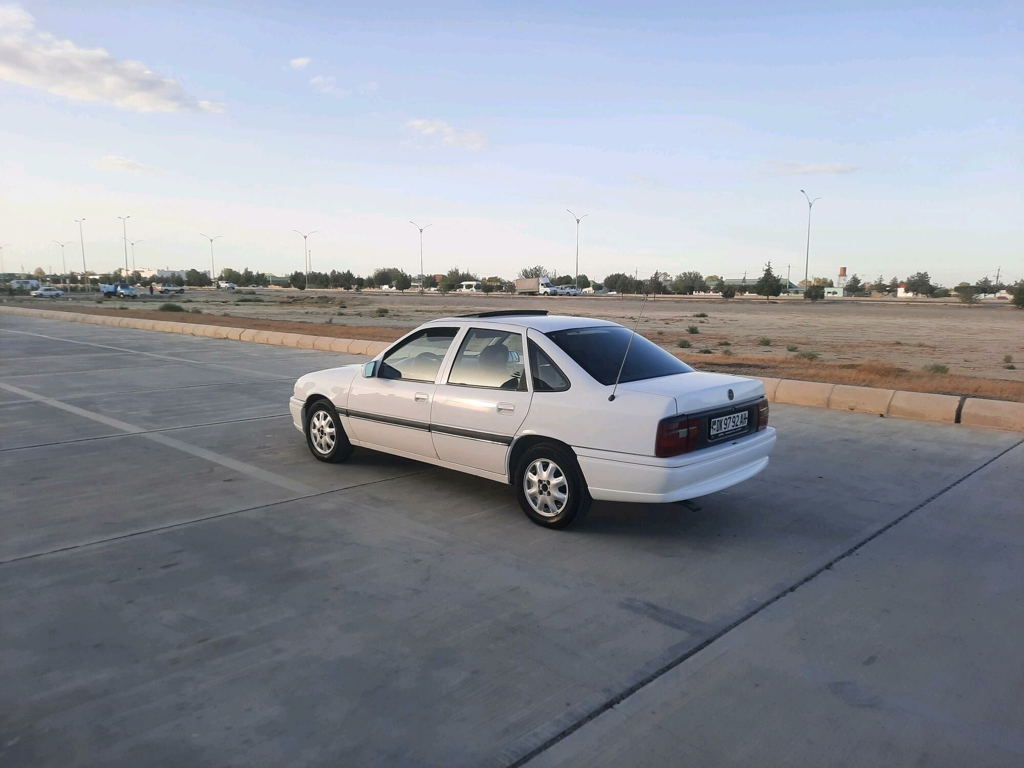 Opel Vectra 1993 - 49 000 TMT - Бахарден - img 4