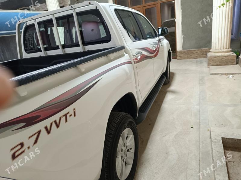 Toyota Hilux 2021 - 490 000 TMT - Балканабат - img 2