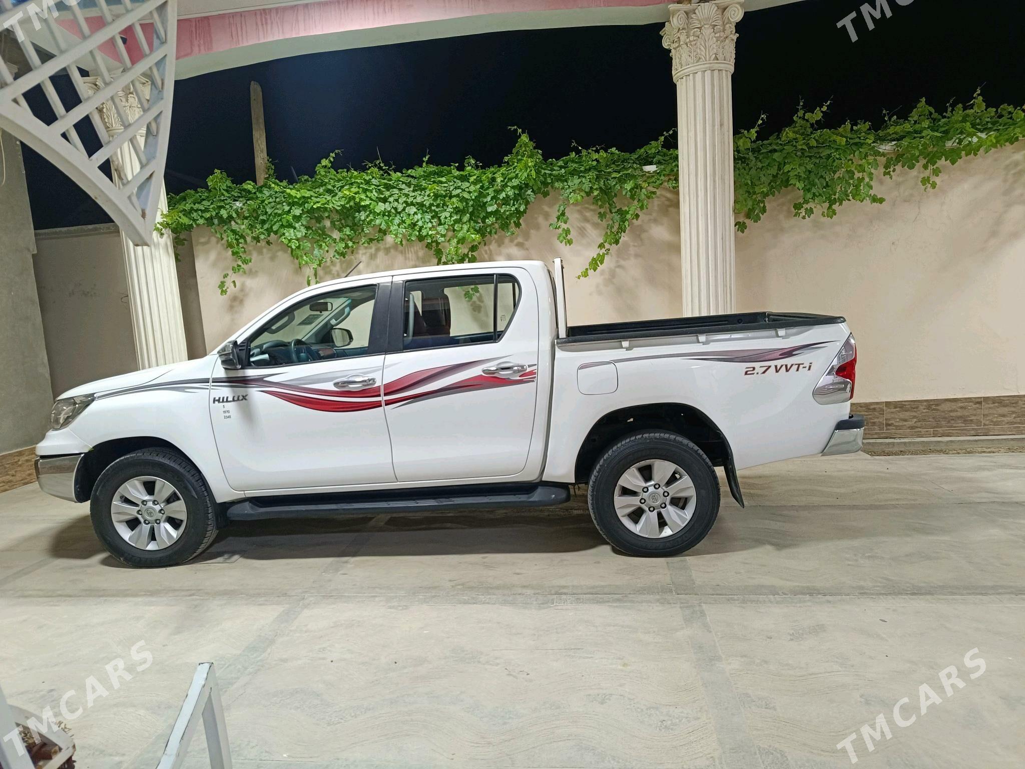 Toyota Hilux 2021 - 490 000 TMT - Балканабат - img 4