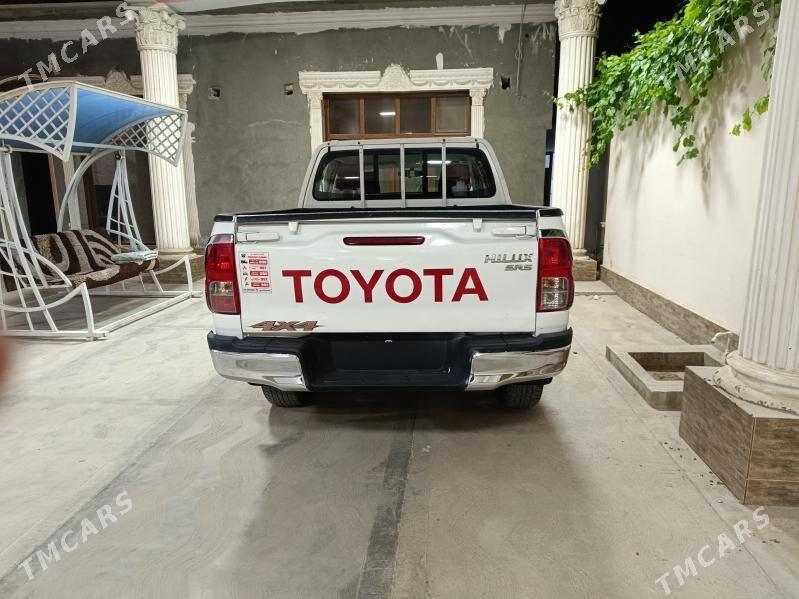 Toyota Hilux 2021 - 490 000 TMT - Балканабат - img 6