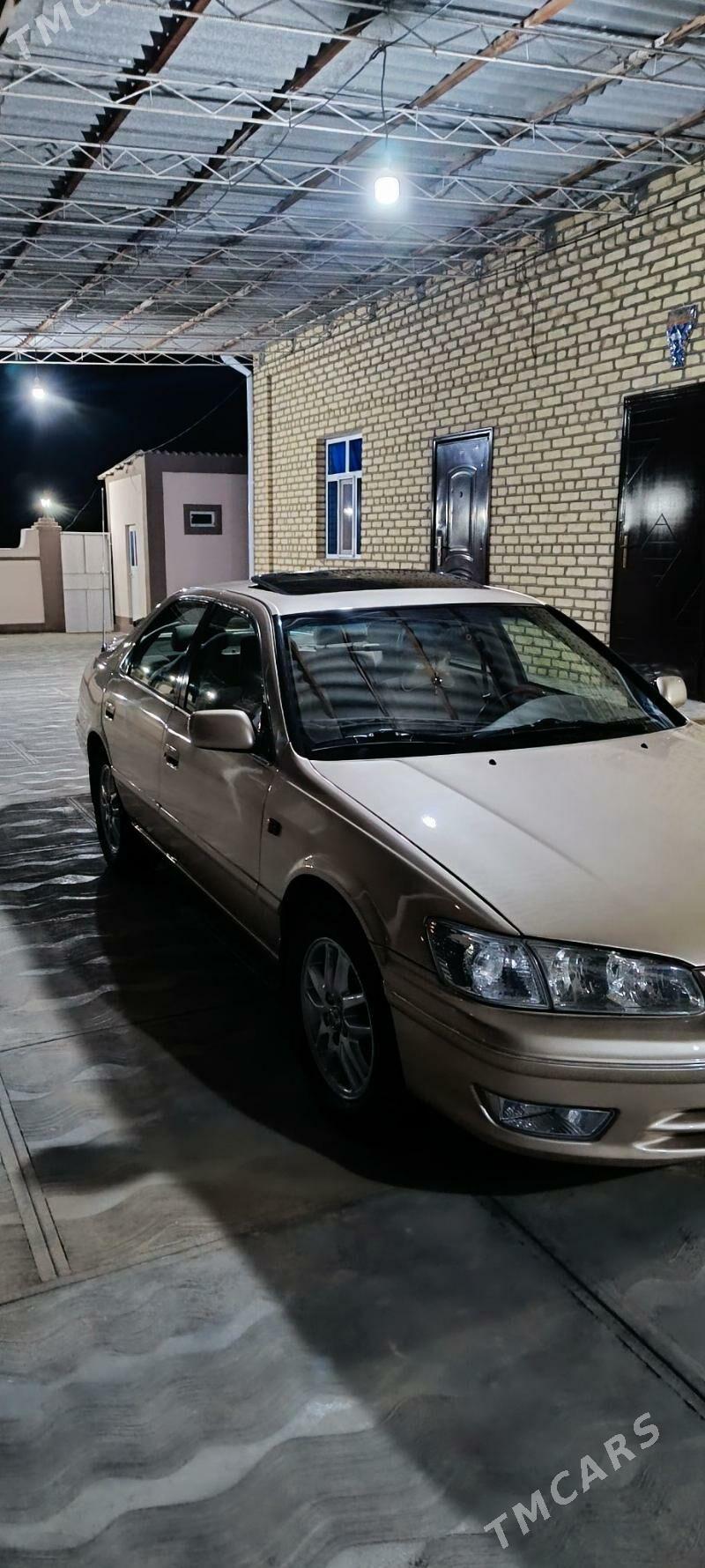 Toyota Camry 1998 - 150 000 TMT - Ёлётен - img 3