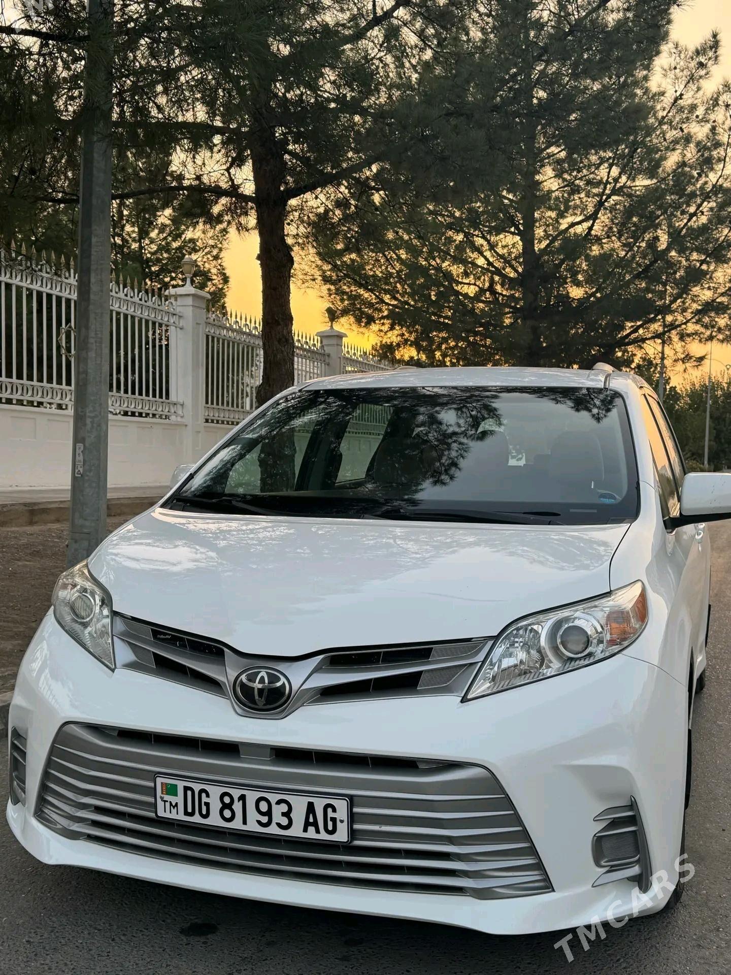 Toyota Sienna 2018 - 420 000 TMT - Ашхабад - img 4
