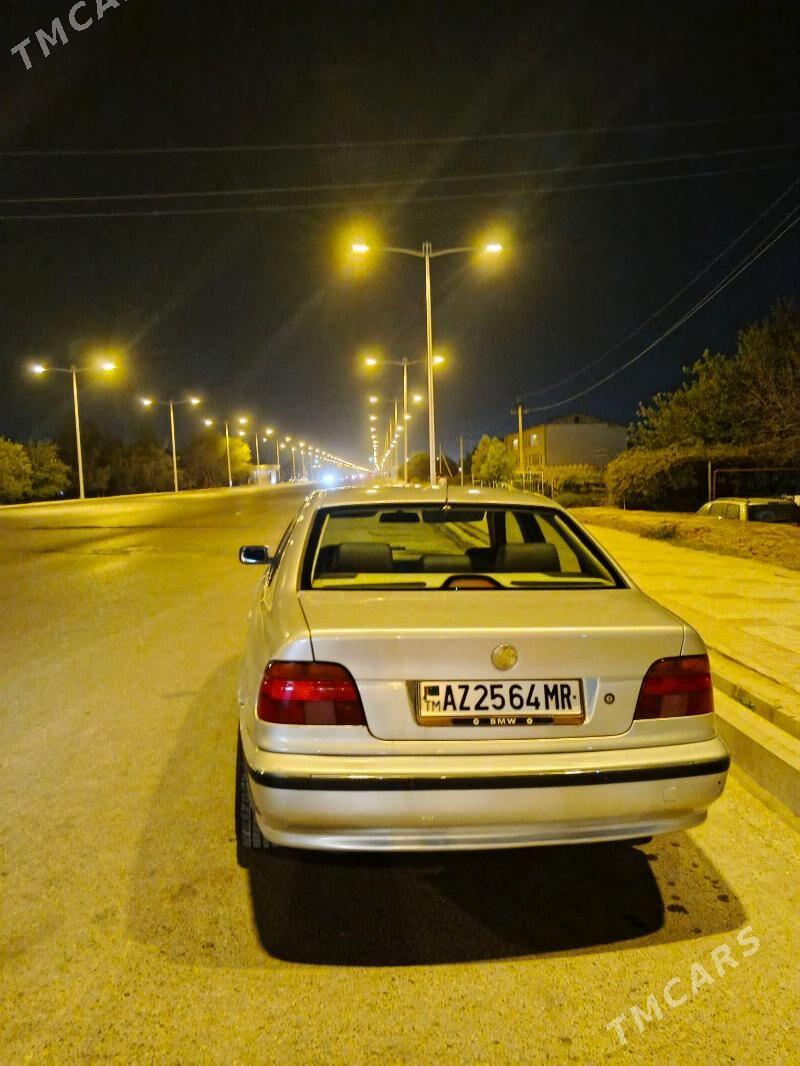 BMW E39 1998 - 110 000 TMT - Baýramaly - img 2