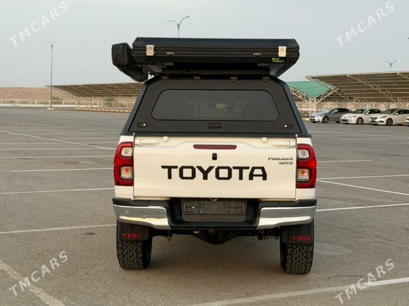 Toyota Hilux 2021 - 668 000 TMT - Ашхабад - img 4