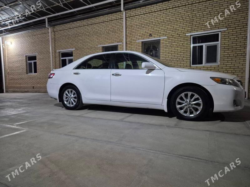 Toyota Camry 2010 - 180 000 TMT - Байрамали - img 3