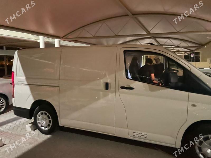 Toyota Hiace 2024 - 540 000 TMT - Мары - img 3