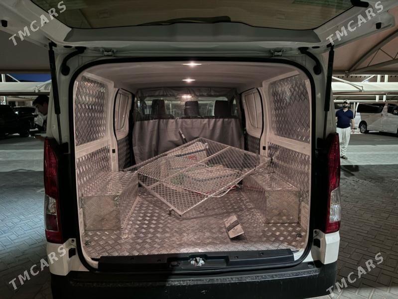 Toyota Hiace 2024 - 540 000 TMT - Мары - img 5