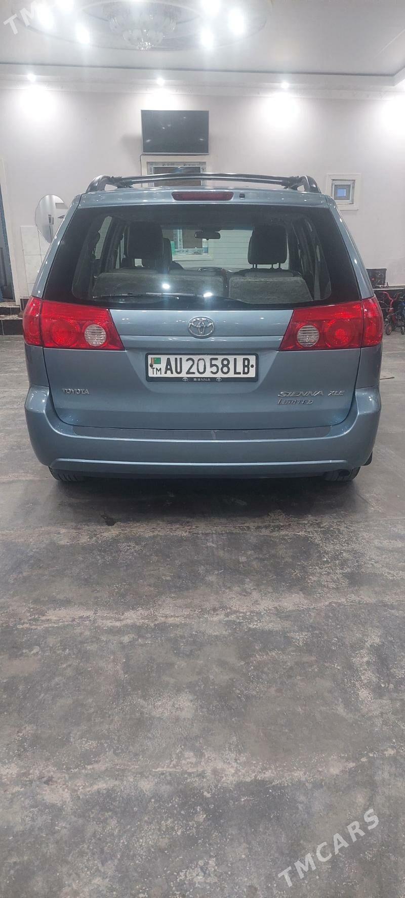 Toyota Sienna 2008 - 250 000 TMT - Çärjew - img 1