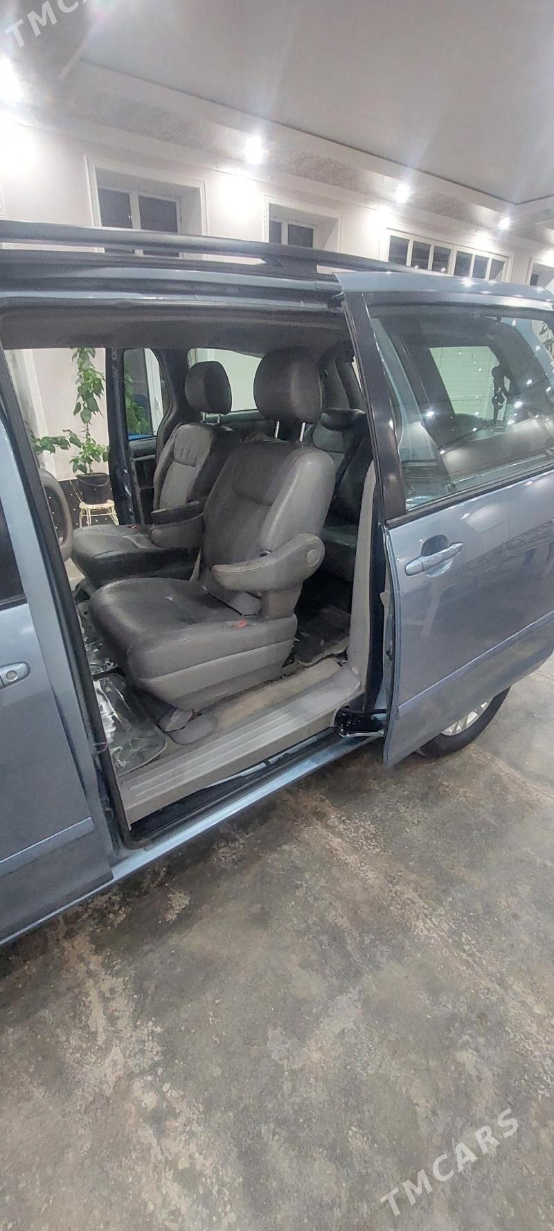 Toyota Sienna 2008 - 250 000 TMT - Çärjew - img 9