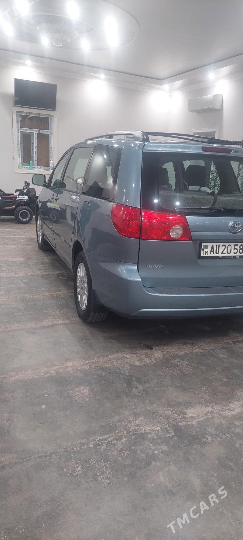 Toyota Sienna 2008 - 250 000 TMT - Çärjew - img 2