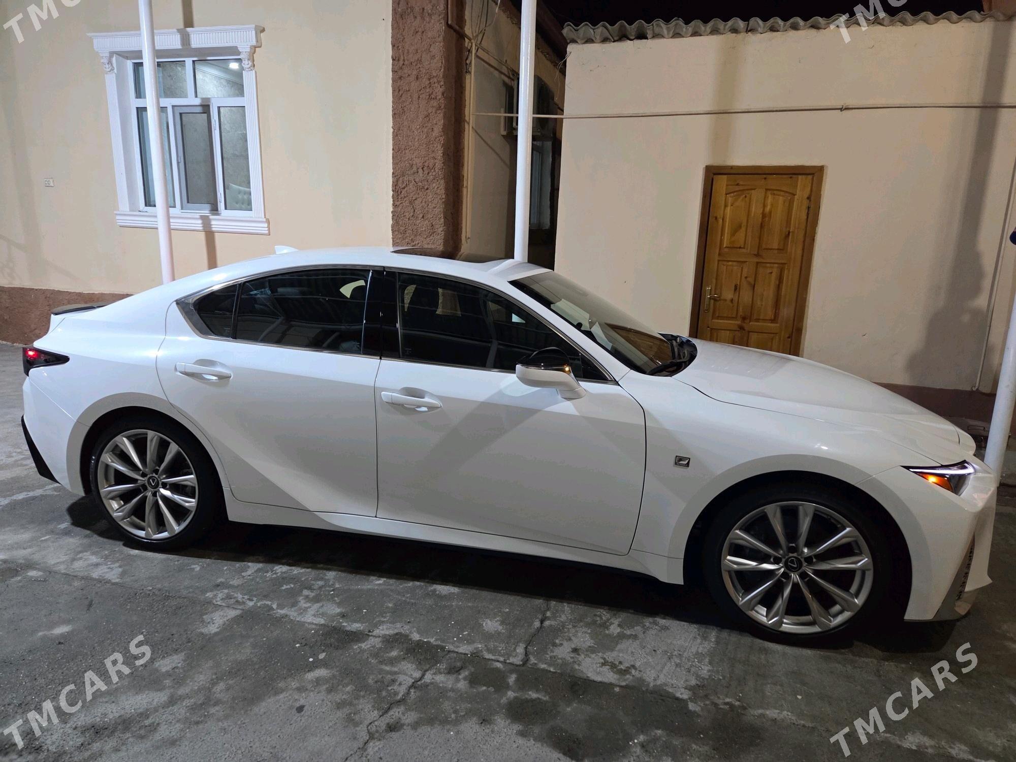 Lexus IS 350 2024 - 600 000 TMT - Büzmeýin - img 2