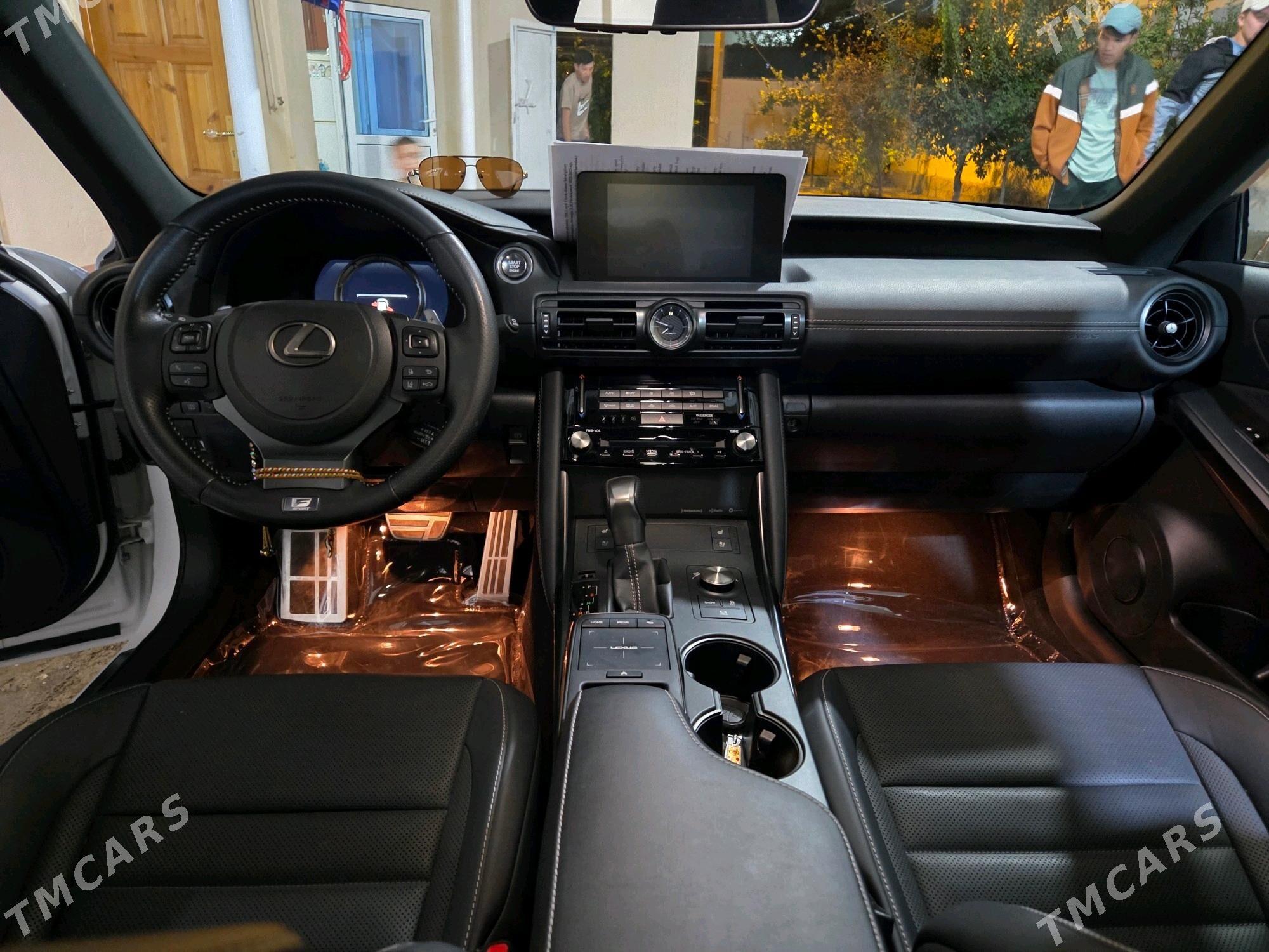 Lexus IS 350 2024 - 600 000 TMT - Büzmeýin - img 3