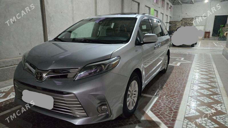 Toyota Sienna 2020 - 520 000 TMT - Saýat - img 4