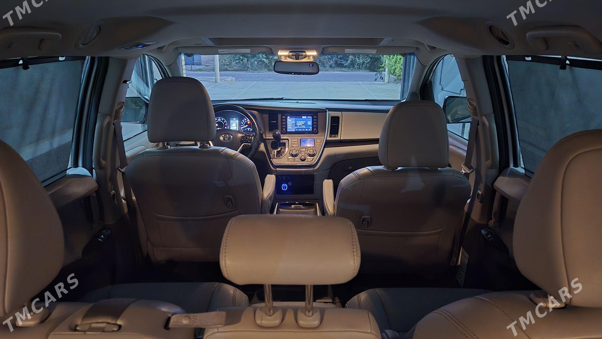 Toyota Sienna 2020 - 520 000 TMT - Saýat - img 2