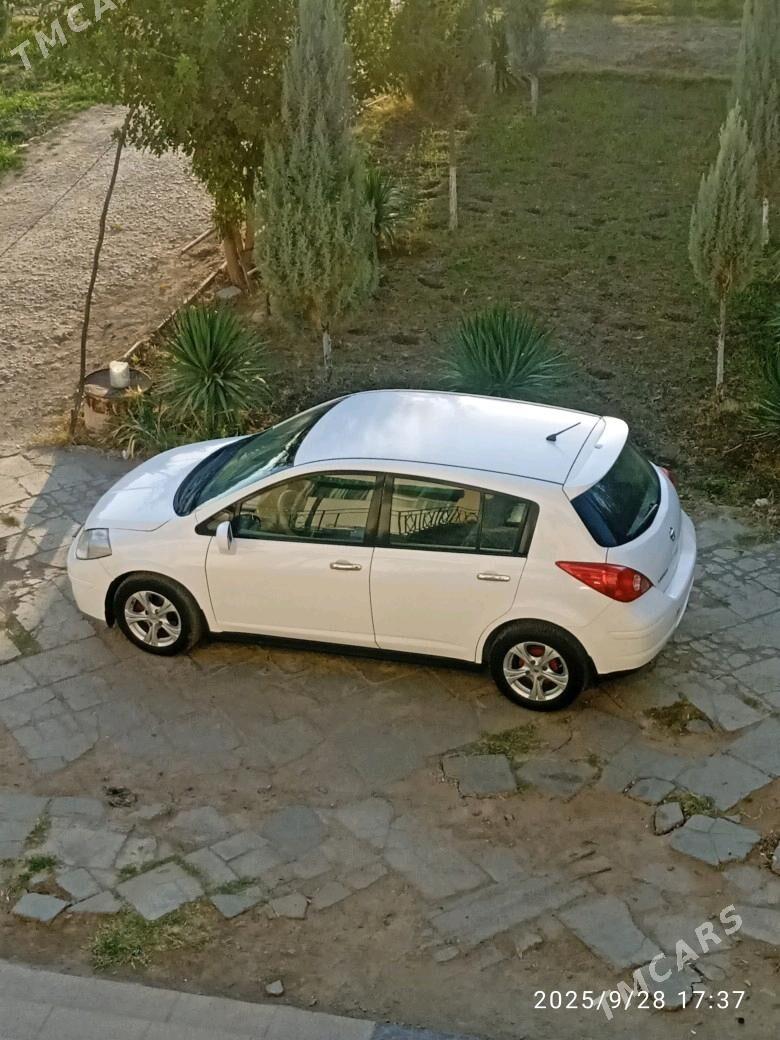 Nissan Versa 2010 - 130 000 TMT - Кака - img 3