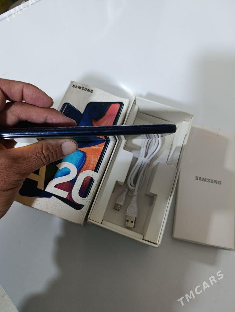 Samsung Galaxy A20 - Bäherden - img 3