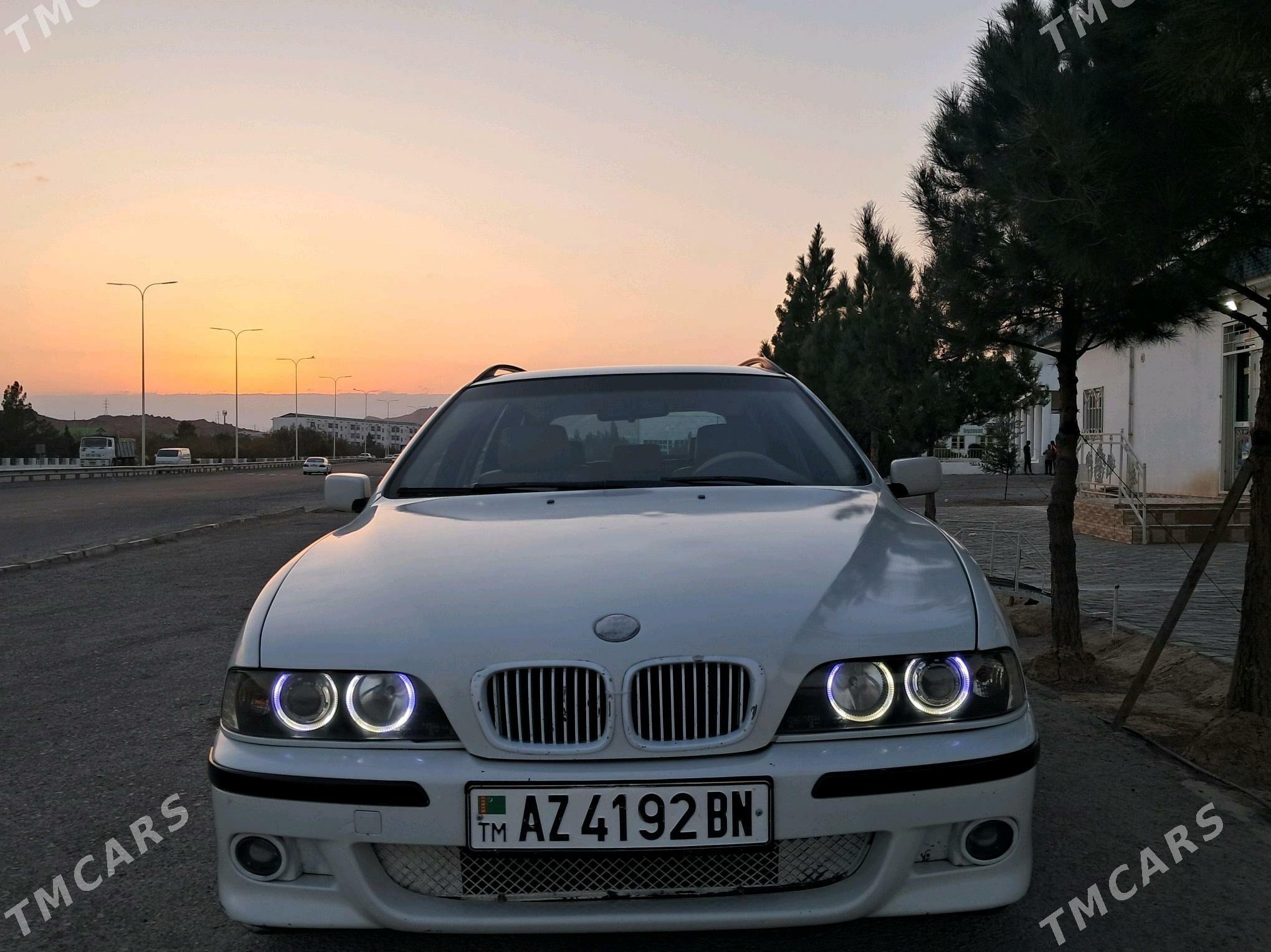 BMW E39 2002 - 105 000 TMT - Балканабат - img 9
