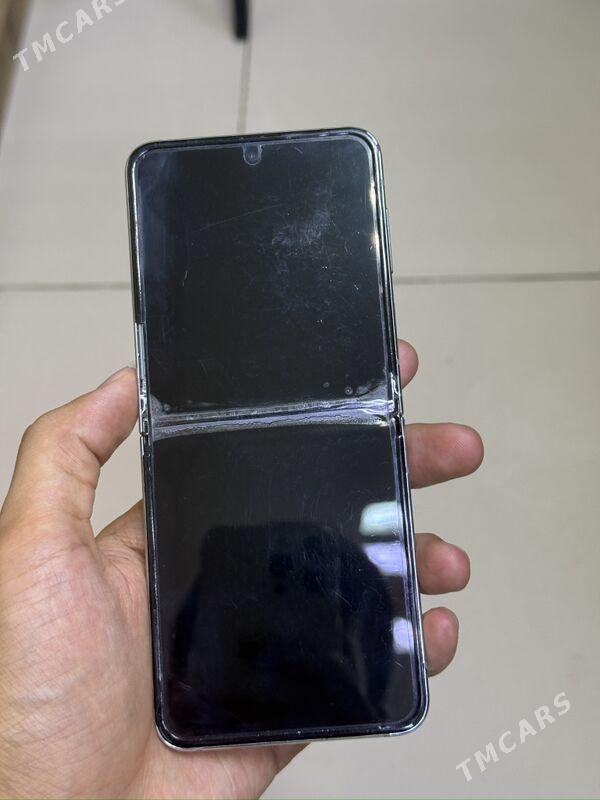 Samsung Z Flip5 - Garaşsyzlygyň 15 ýyllygy Söwda Merkezi - img 3