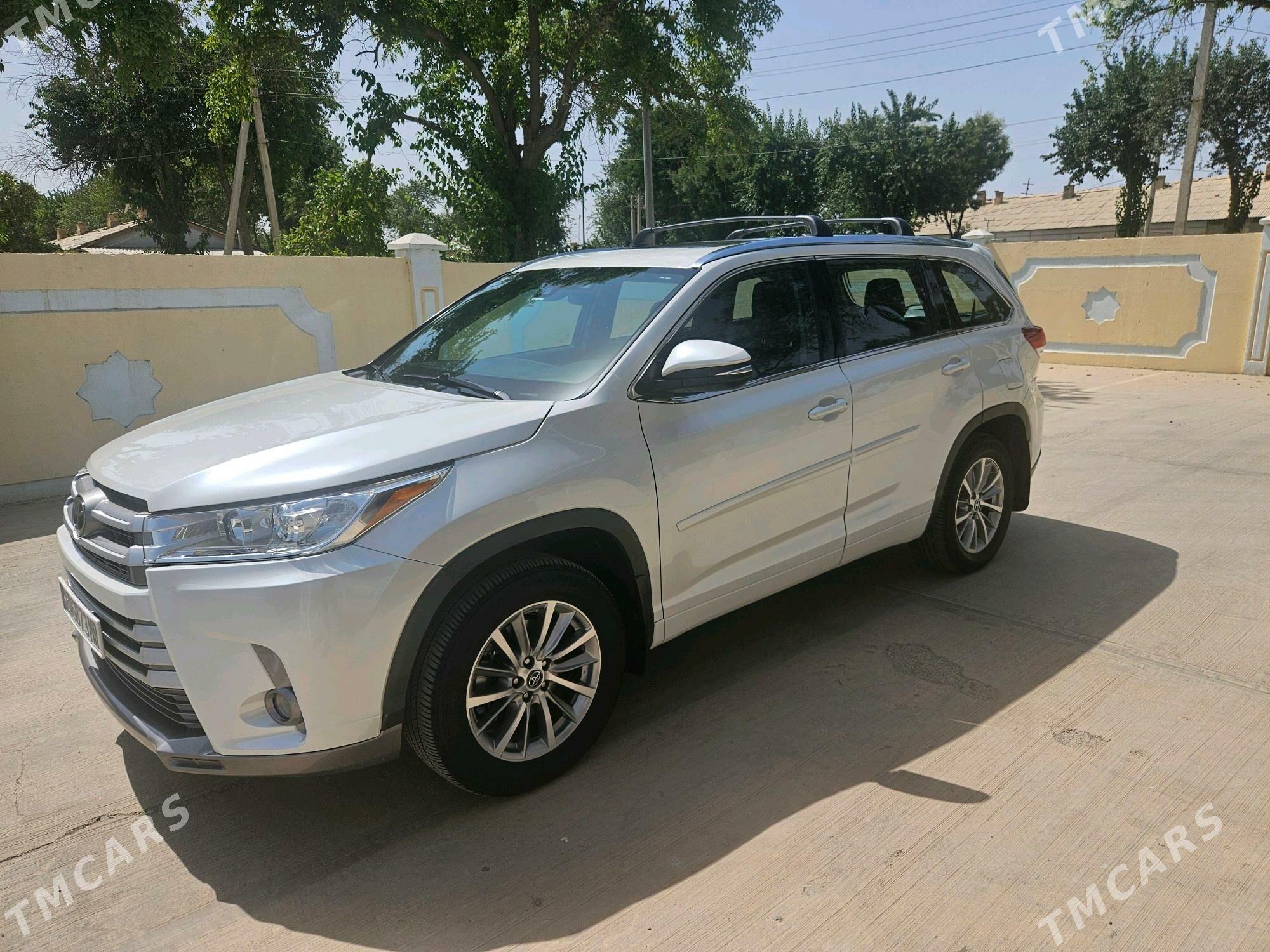 Toyota Highlander 2019 - 450 000 TMT - Байрамали - img 2