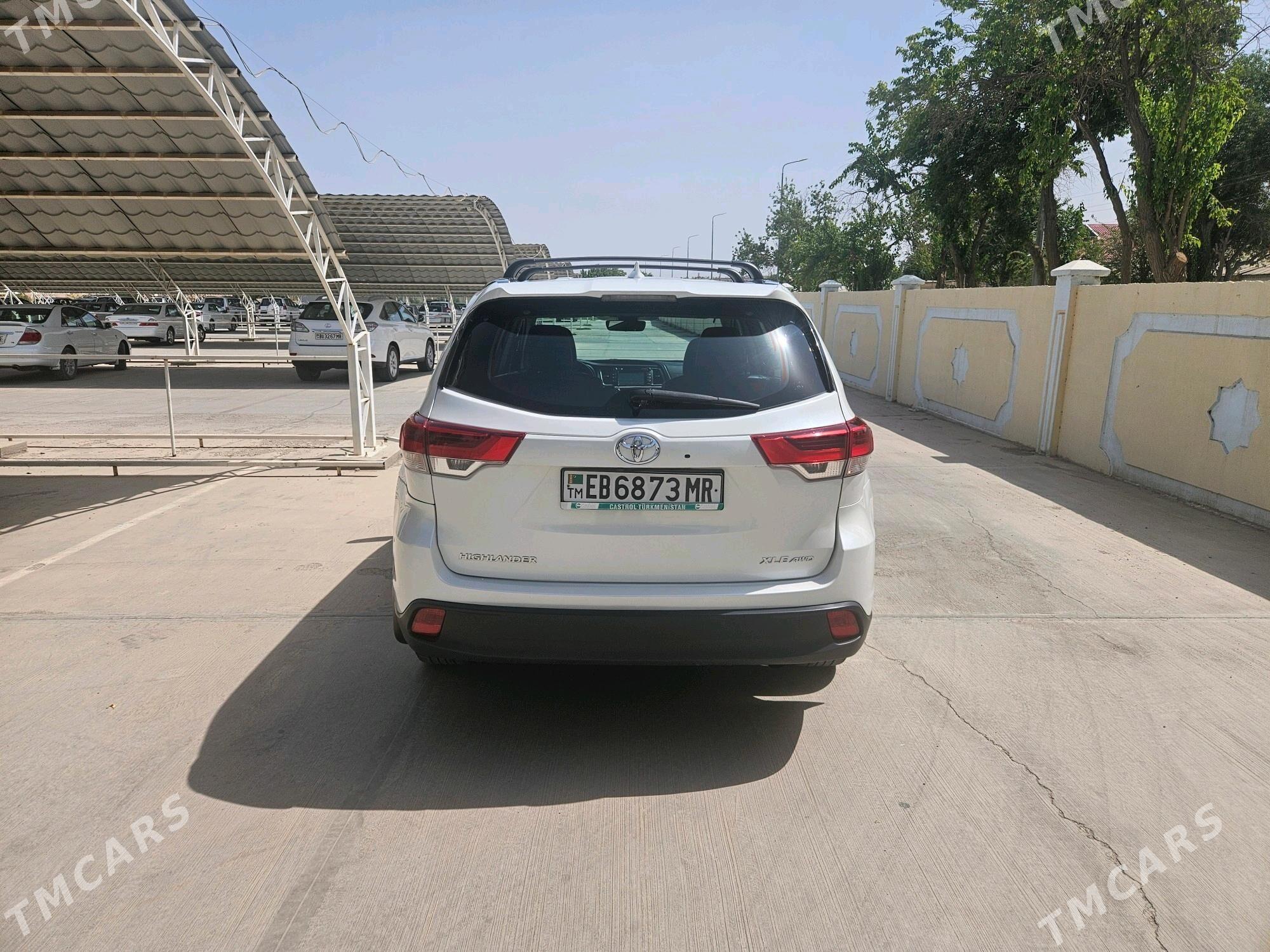 Toyota Highlander 2019 - 450 000 TMT - Байрамали - img 4
