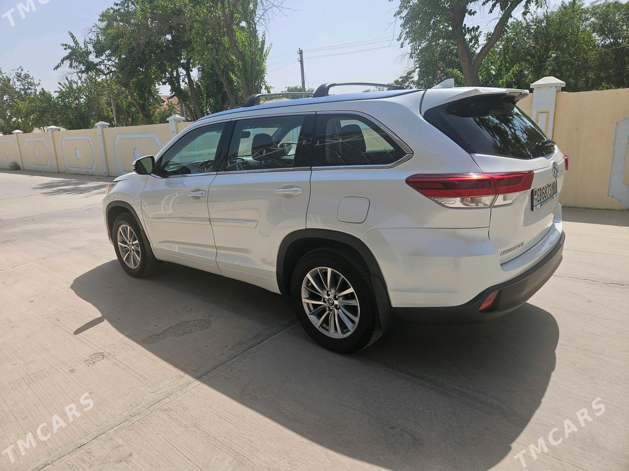 Toyota Highlander 2019 - 450 000 TMT - Байрамали - img 9