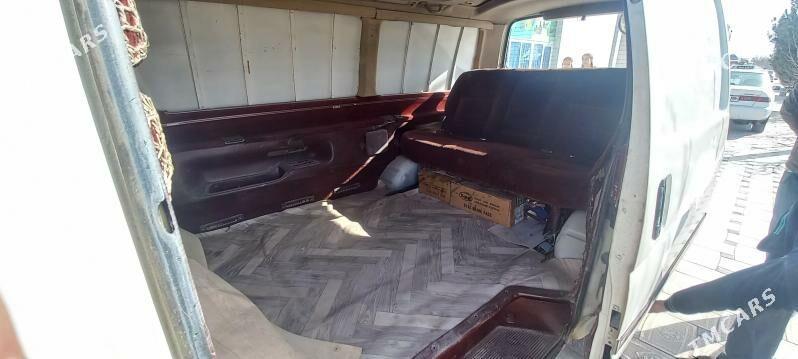 Toyota Hiace 1992 - 80 000 TMT - Mary - img 4