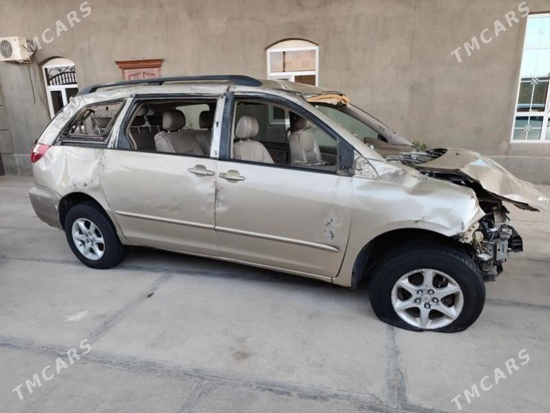 Toyota Sienna 2004 - 125 000 TMT - Mary - img 5