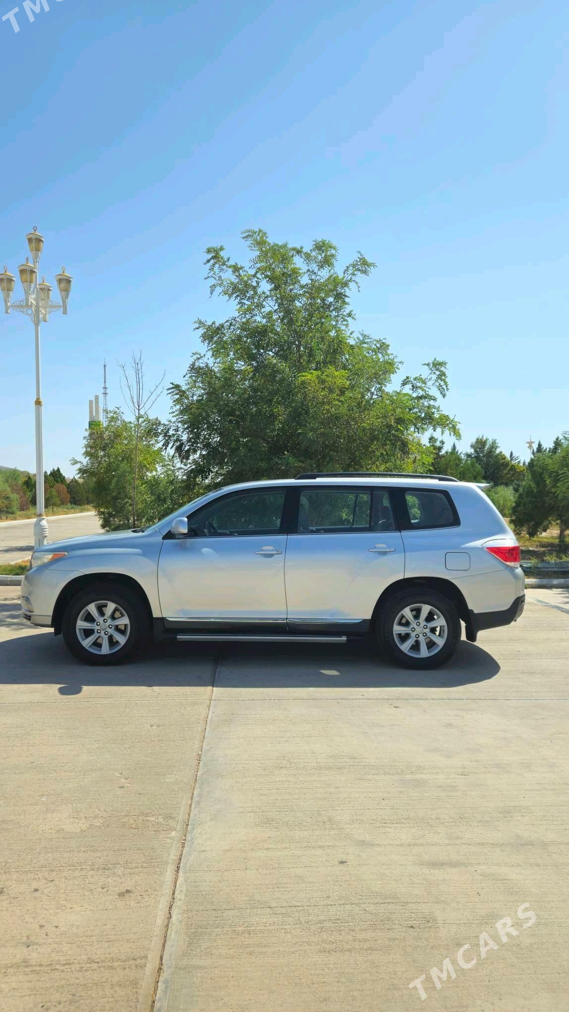 Toyota Highlander 2012 - 315 000 TMT - Балканабат - img 4