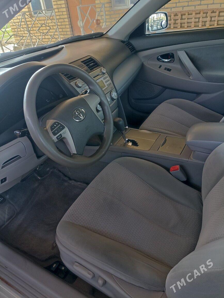 Toyota Camry 2011 - 200 000 TMT - Мары - img 7