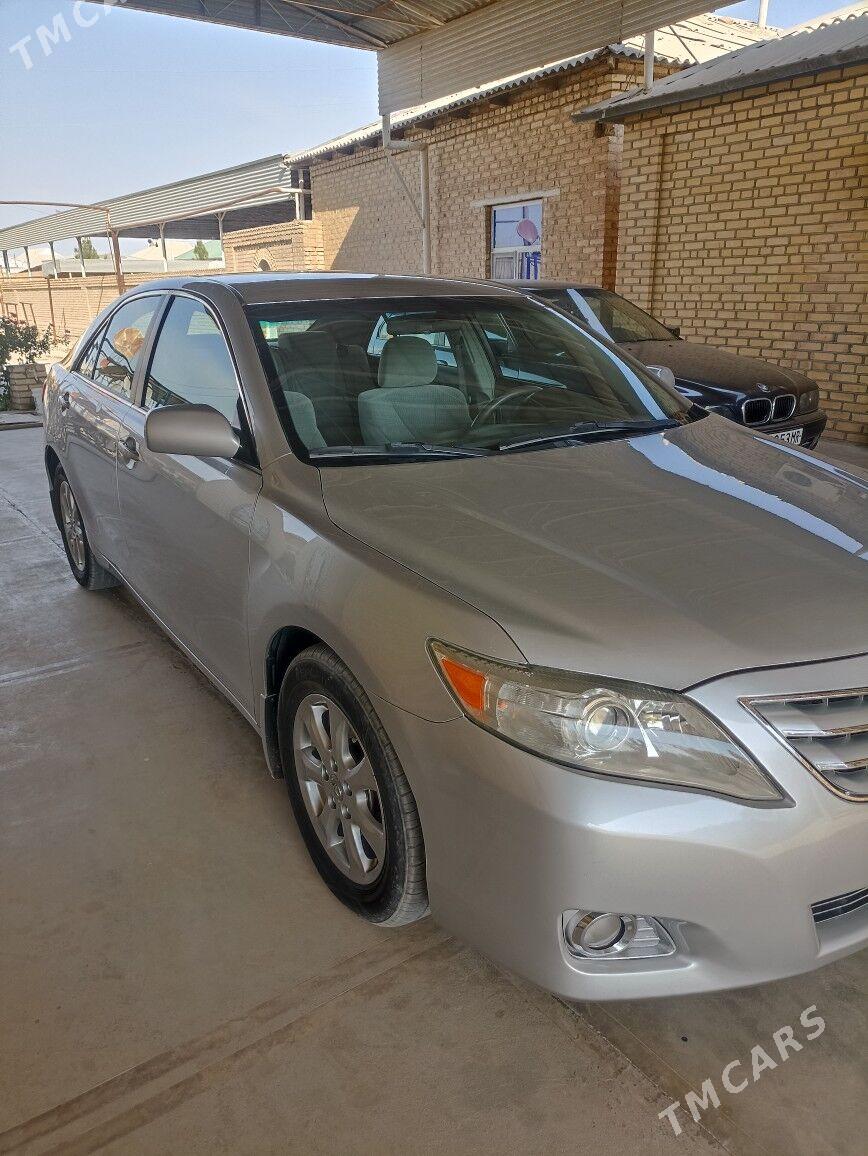 Toyota Camry 2011 - 200 000 TMT - Мары - img 4