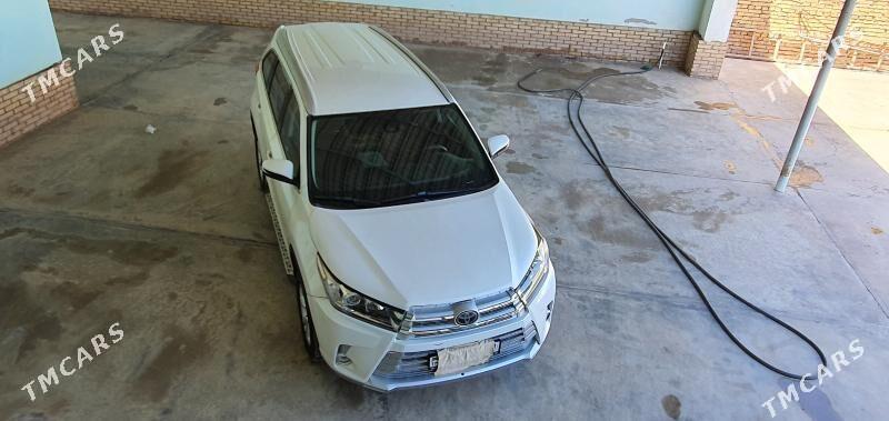 Toyota Highlander 2018 - 385 000 TMT - Туркменабат - img 2