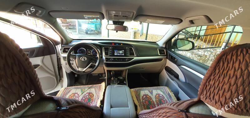 Toyota Highlander 2018 - 385 000 TMT - Туркменабат - img 6