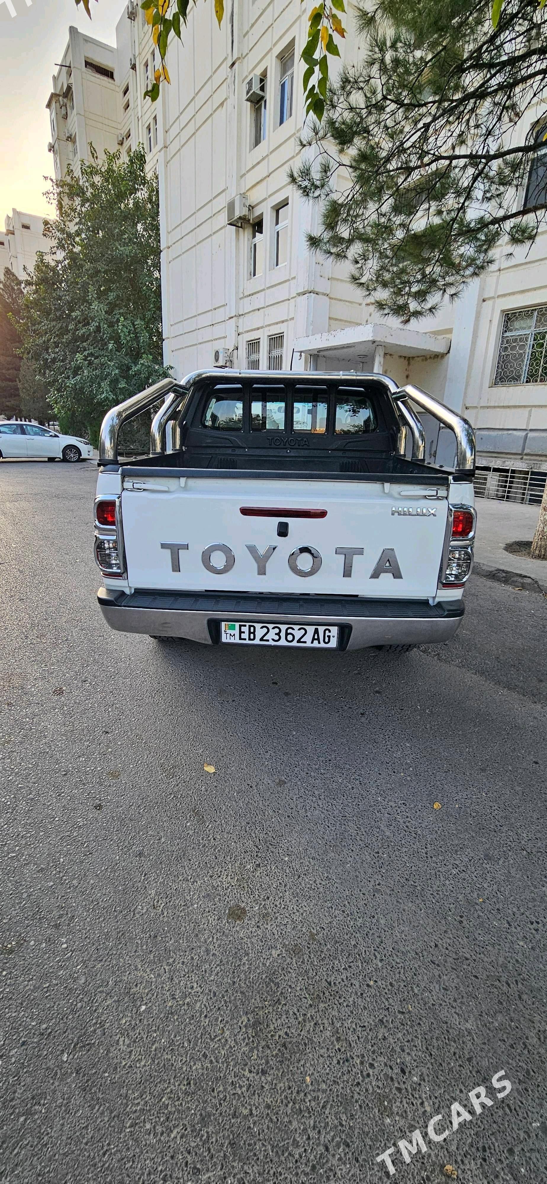 Toyota Hilux 2014 - 392 000 TMT - Parahat 2 - img 2