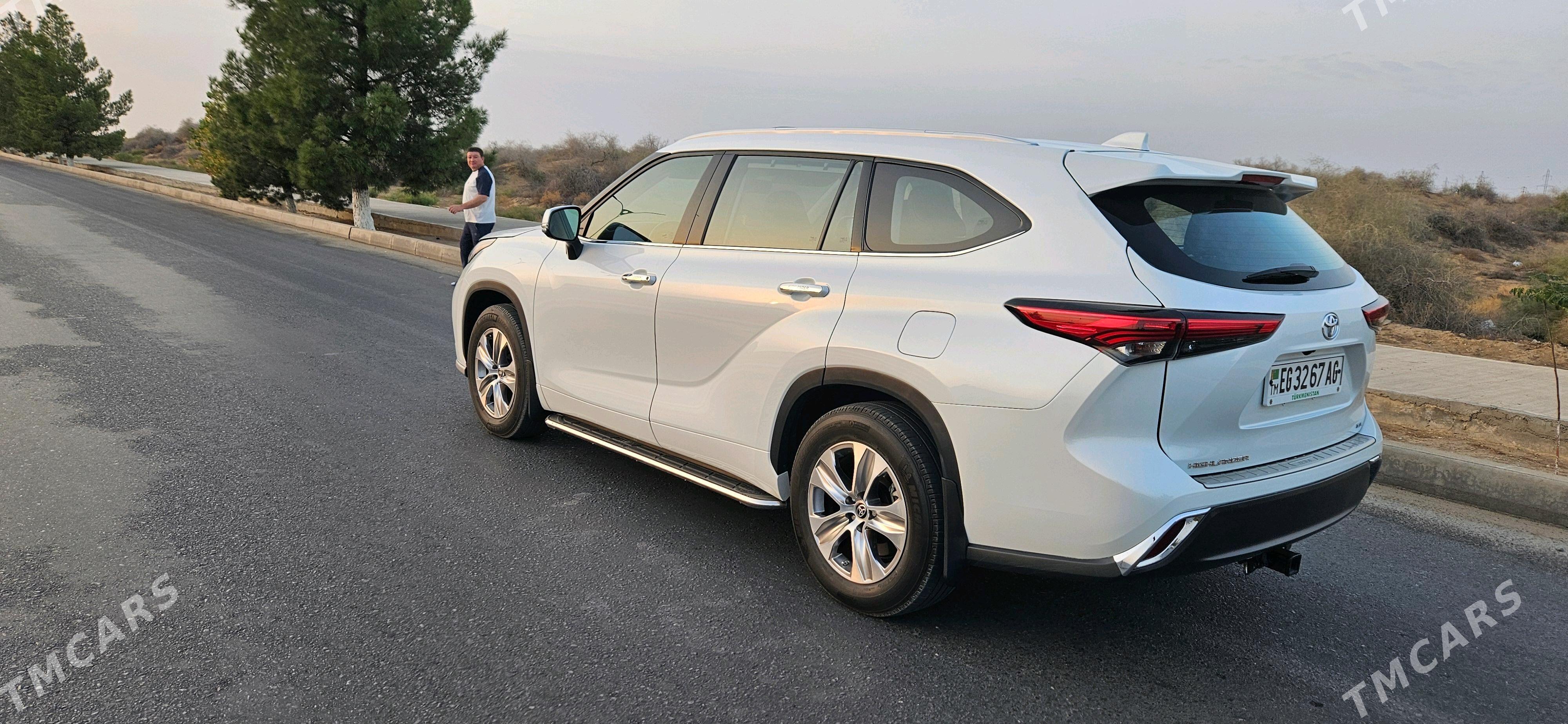 Toyota Highlander 2022 - 610 000 TMT - Ашхабад - img 4